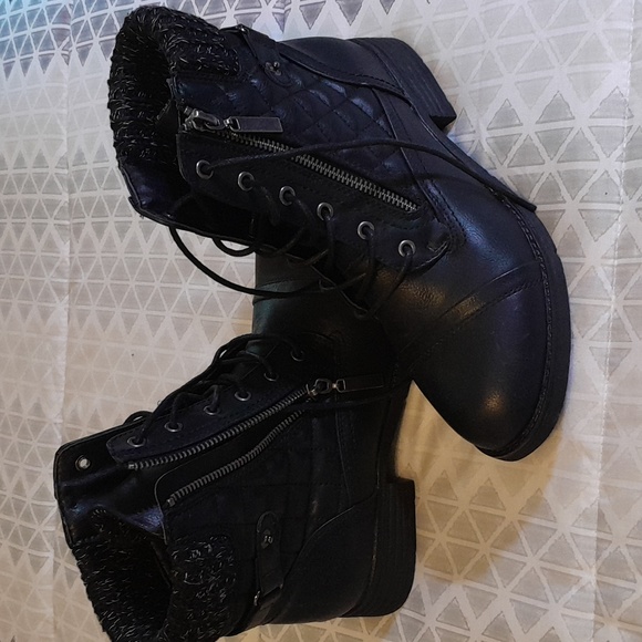 NWT STQ Women's black Quilted Vegan Leather Lace-Up Combat Ankle Booties Size 7. - Picture 4 of 8